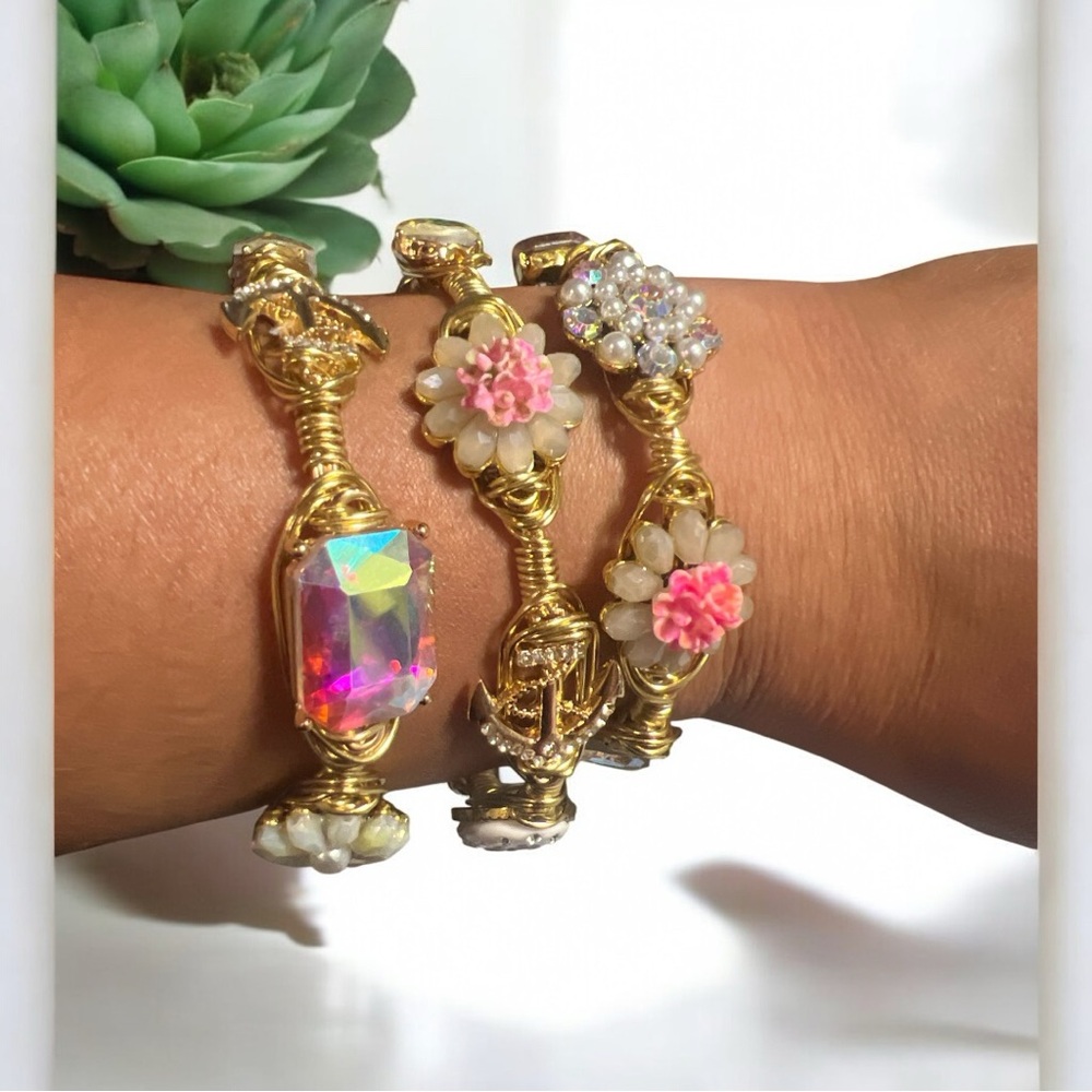 Elegant Gold and Pink Floral Bracelet Set